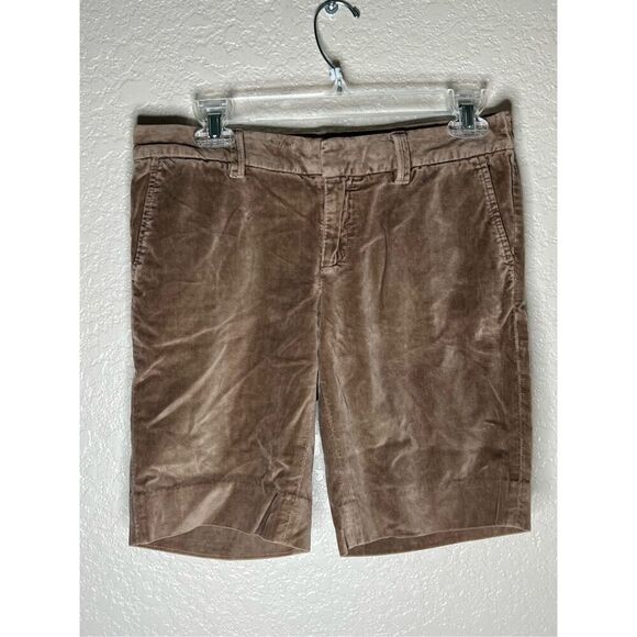 Gap velvet khaki low rise Bermuda shorts with trouser pockets - size 2 - Picture 1 of 6